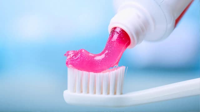 Kosmetyki Oriflame czy warto? Opinie i wady, które musisz znać