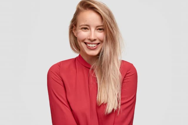 Jaki toner do włosów blond - wybierz najlepszy dla idealnego koloru Jaki toner do włosów blond - wybierz najlepszy dla idealnego koloru